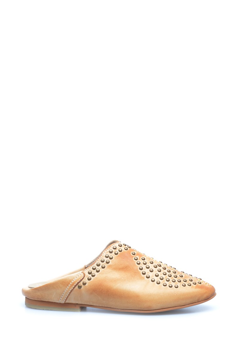 Zapato Mule en Cuero con Tachas Natural