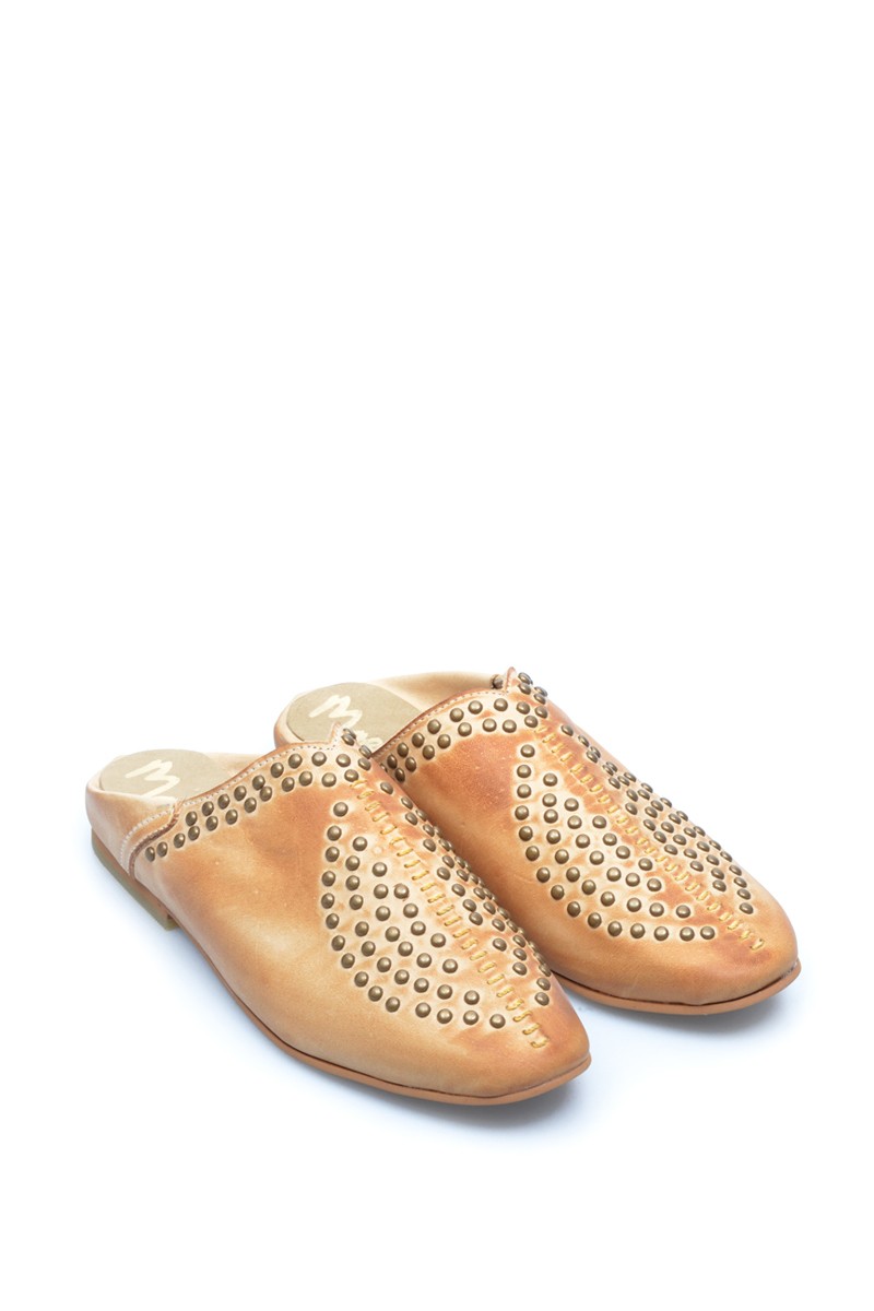 Zapato Mule en Cuero con Tachas Natural