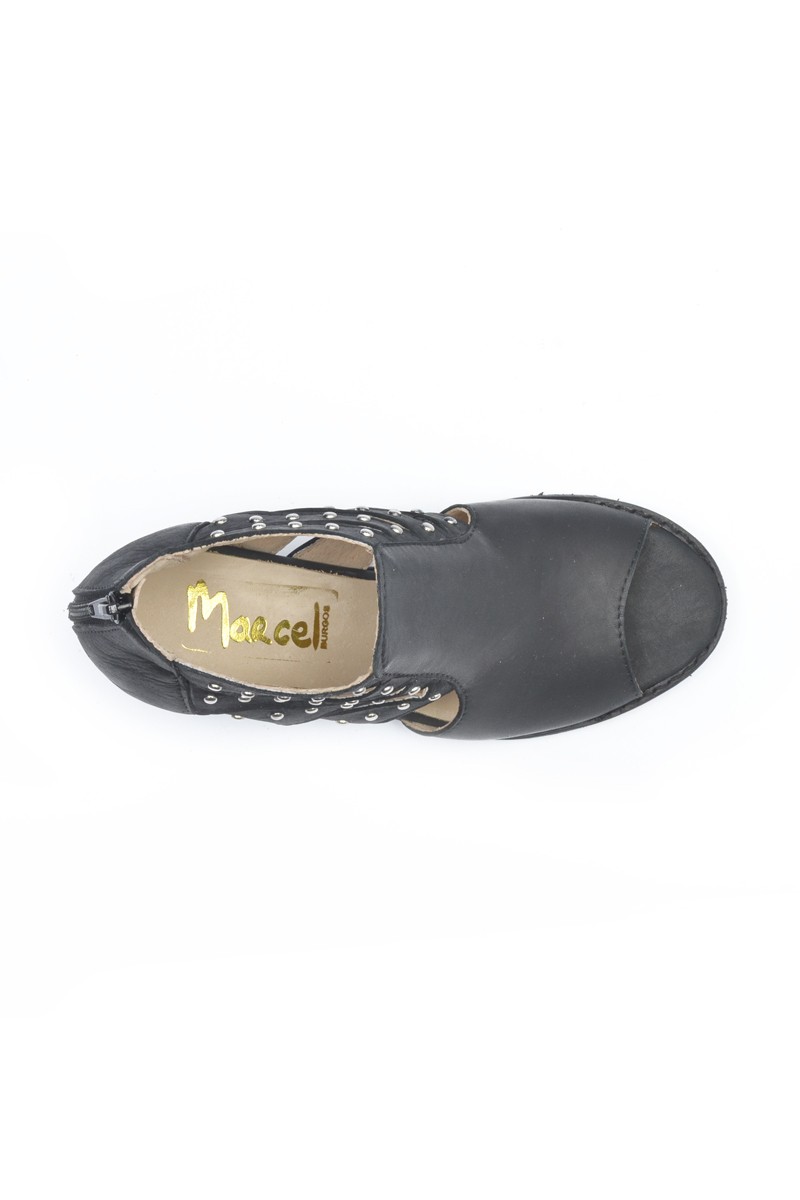 Sandalia Taco Medio Cuero con Tachas Negro