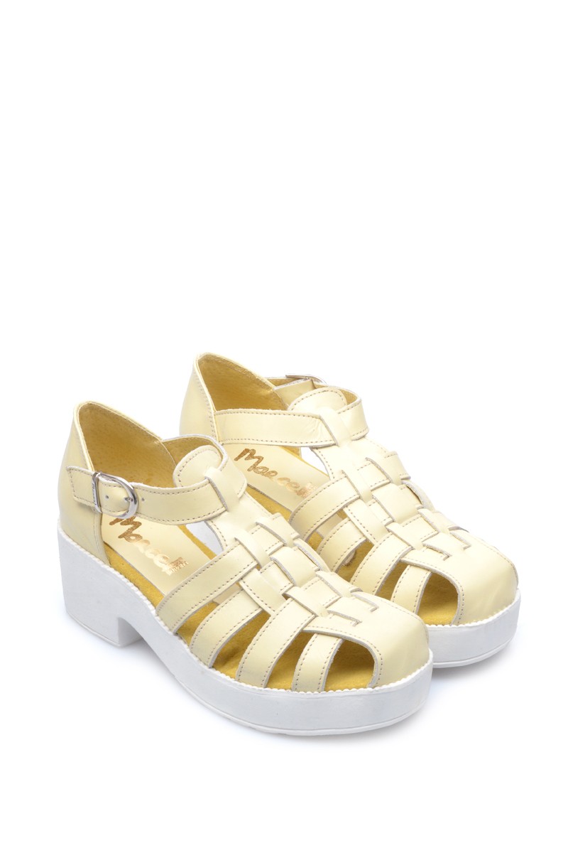 Sandalia Tiras Cruzadas Cuero Charol Amarillo