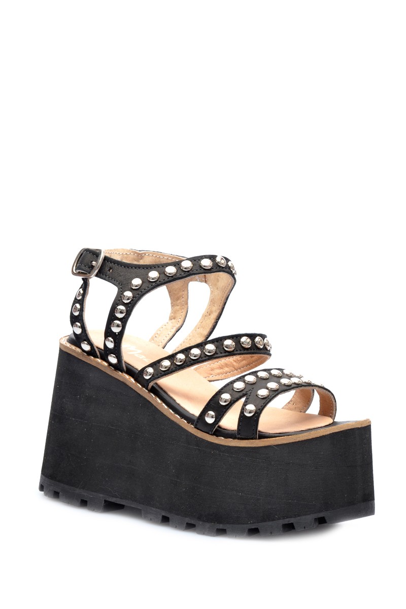 Sandalia Plataforma Cuero con Tiras y Tachas Negro