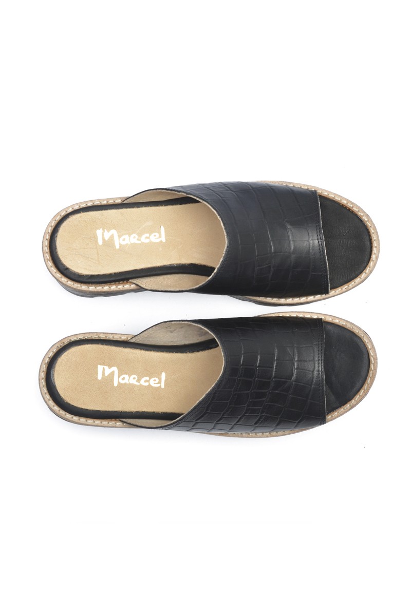 Sandalia Plataforma Cuero Croco Negro