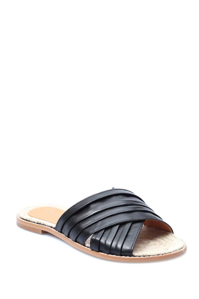 Sandalia Baja Tiras Cruzadas Cuero Negro