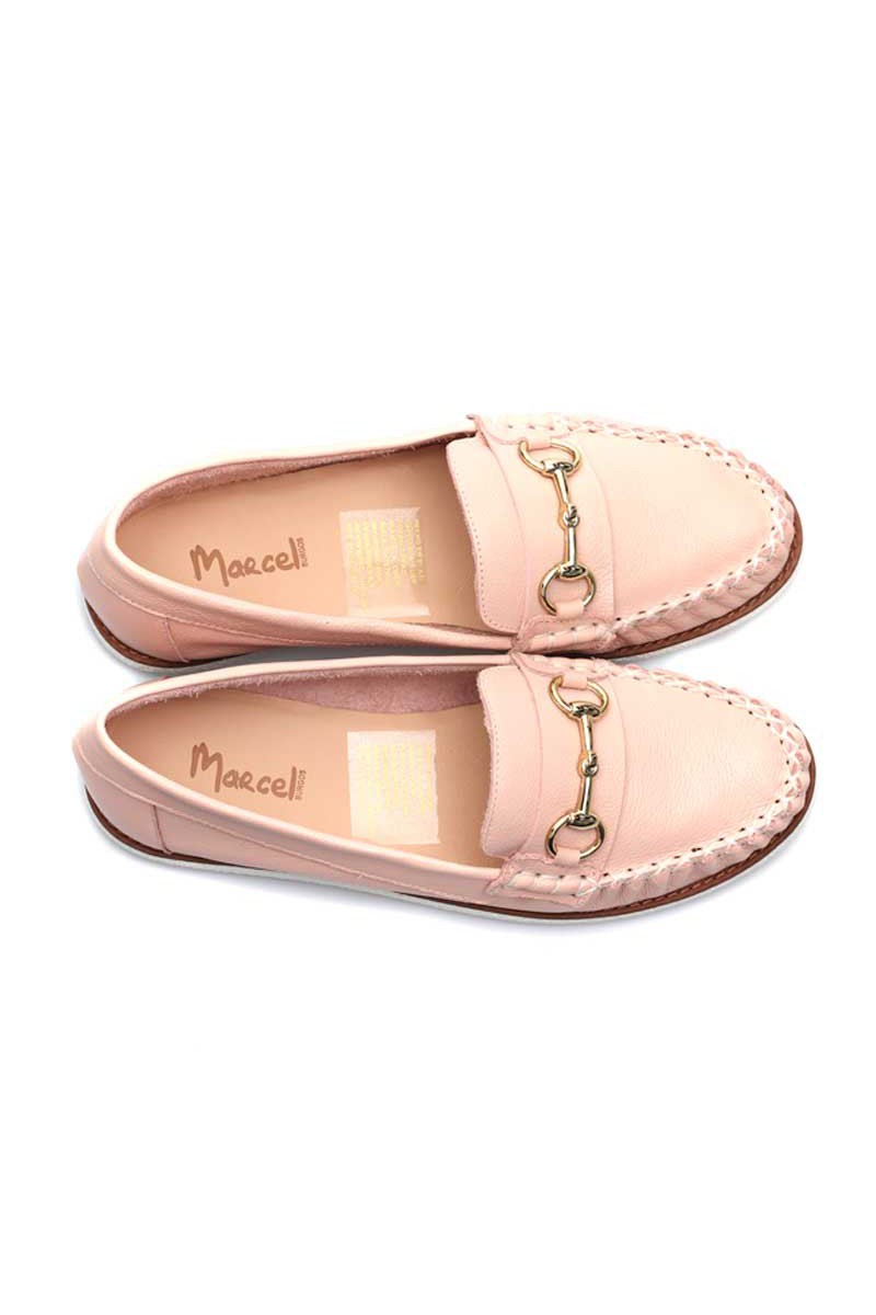 Zapato Mocasín con Accesorio en Capellada Cuero Rosa