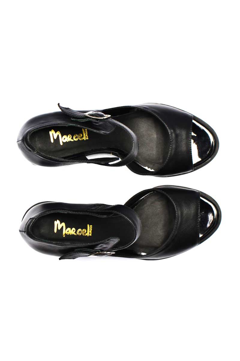 Sandalia Taco Medio Con pulsera Cuero Negro