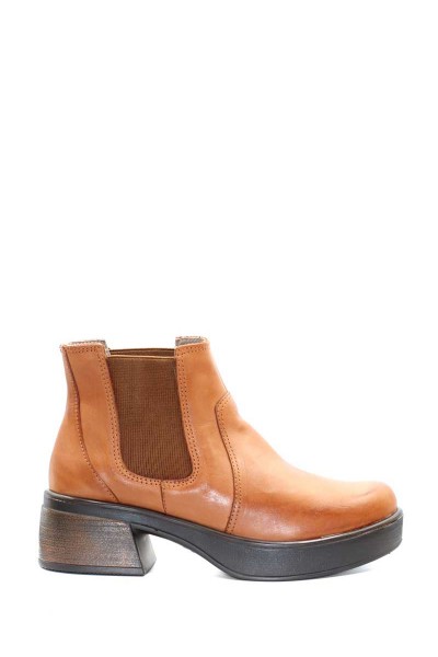Bota Con Elástico Taco Medio Cuero Terracota