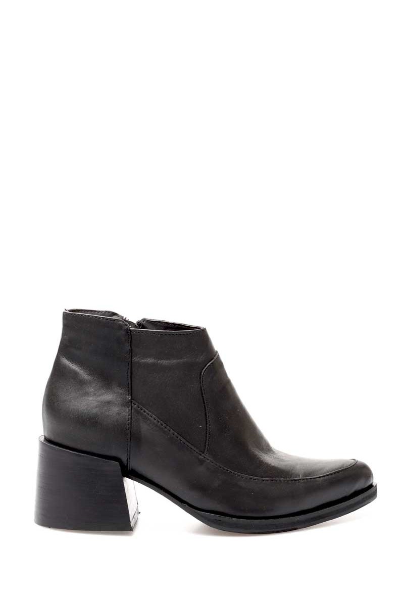Bota Ejecutiva Taco medio Cuero Negro