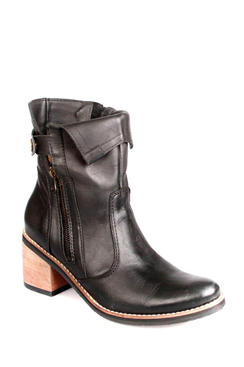 Bota Caña Media Con Doblez Cuero Negro