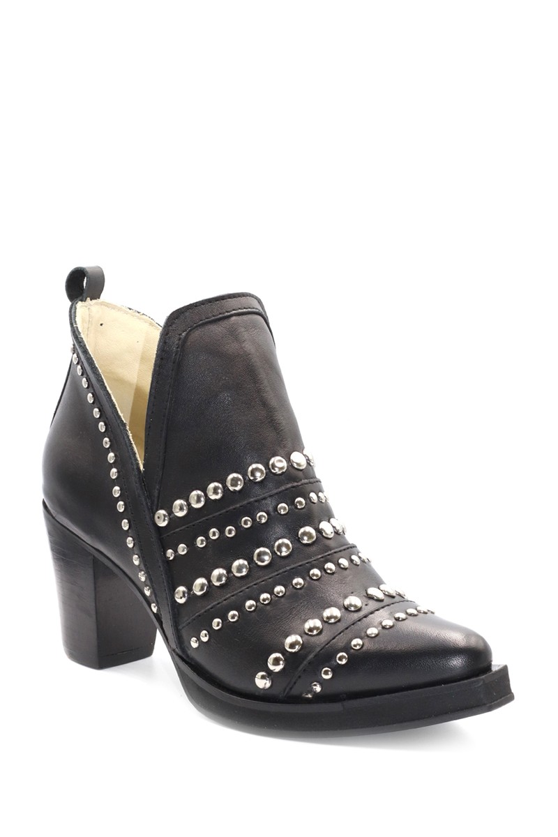 Bota Botin de cuero con tachas y taco alto Negro