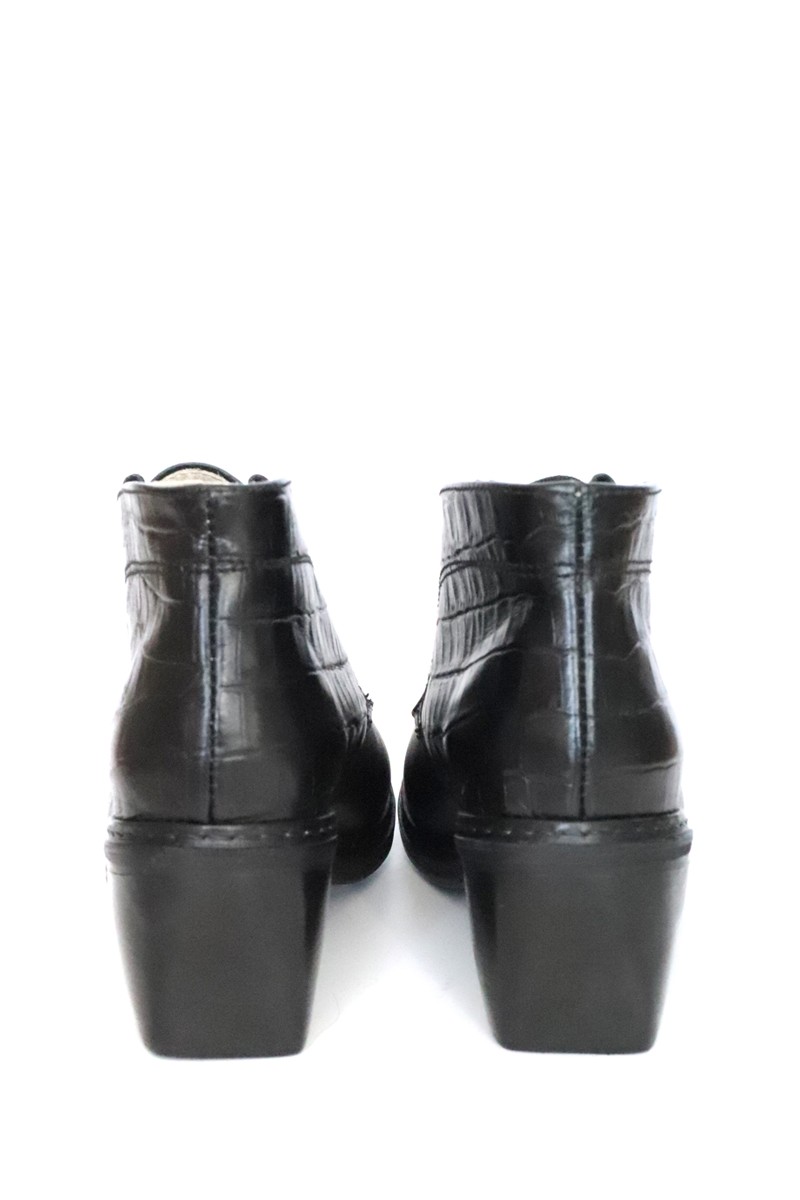 Bota de Cuero Acordonada con taco medio Negro